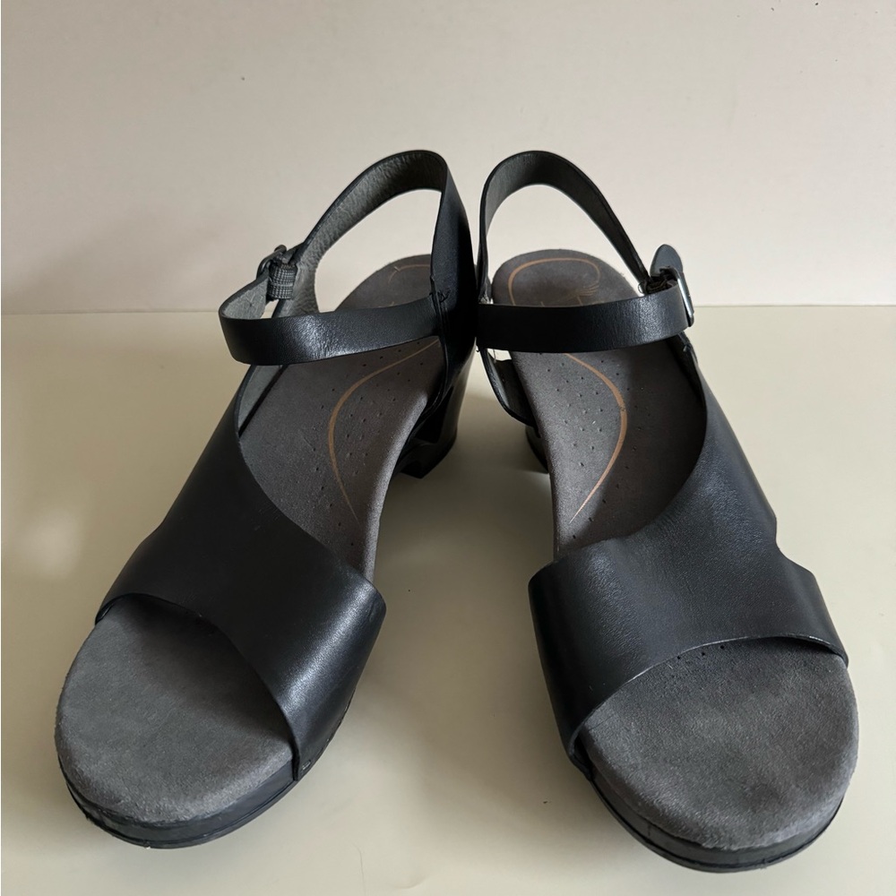 Dansko Tasha Black Full Grain Leather Buckle Ankle Strap Heels Women Sz 10.5/11 - Picture 4 of 7